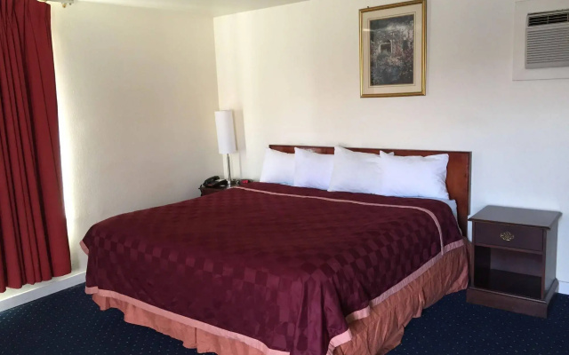 La Hacienda Motel