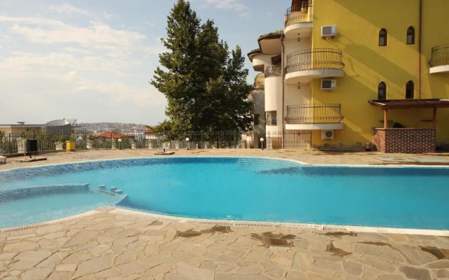 Menada Green Hills Apartments