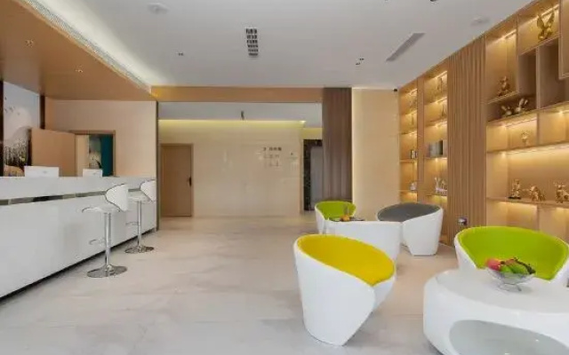 Mangshi Lancheng Hotel (Airport)