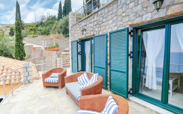 Villa in Pera Melana Near Kissakas Beach