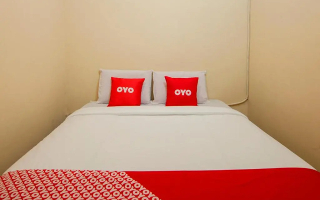 OYO 2045 Hotel 211