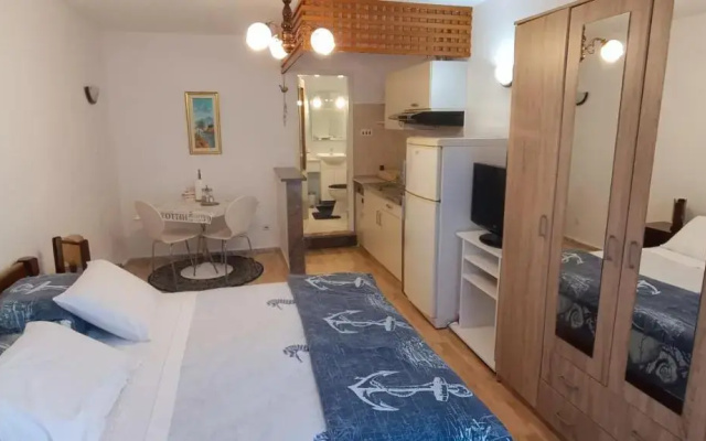 Studio Apartments Fabjanac