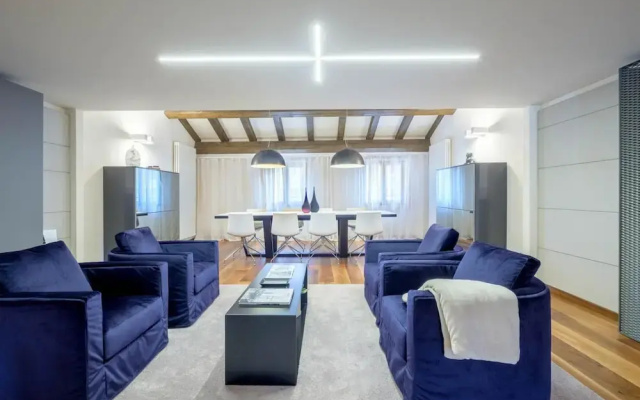 Lido - Stylish San Marco Apartment on Grand Canal