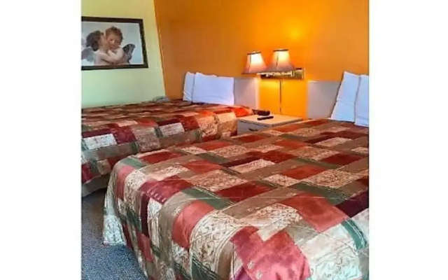 Country Club Inn