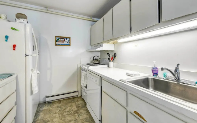 Stowe Condo With Deck and Mountain Views!