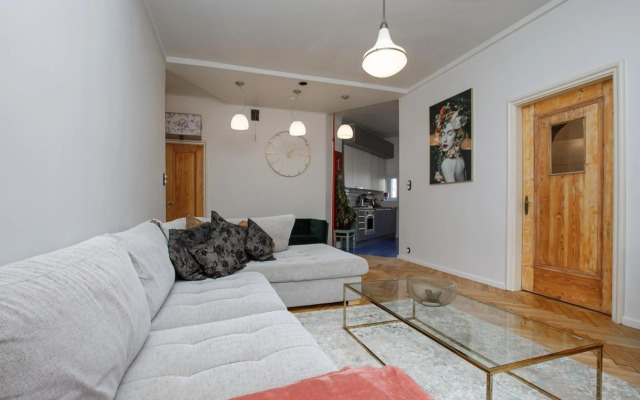 Apartment near old town in historical building