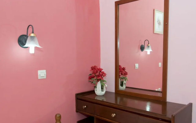 Antonakos Rooms