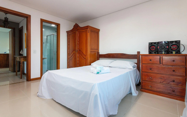 Casa De Alto Padrão A 400 Metros Da Praia Brava