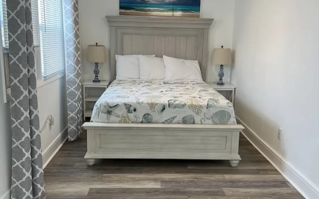 Crystal Sands Apartments