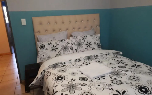 C- Land Guest house Meyerton
