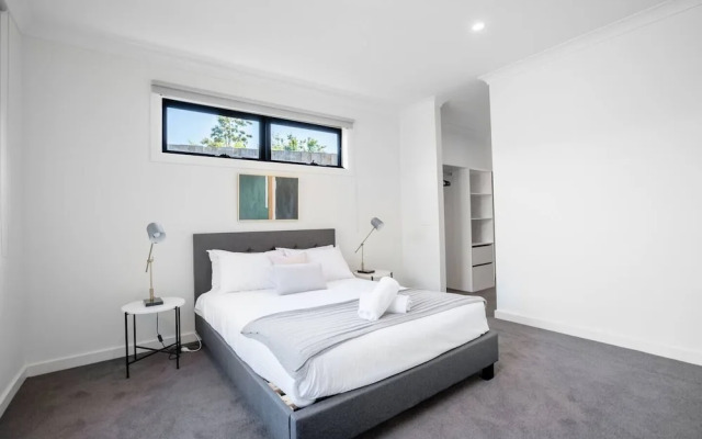 WoW Factor!luxe 4BR Townhouse@glen Waverley