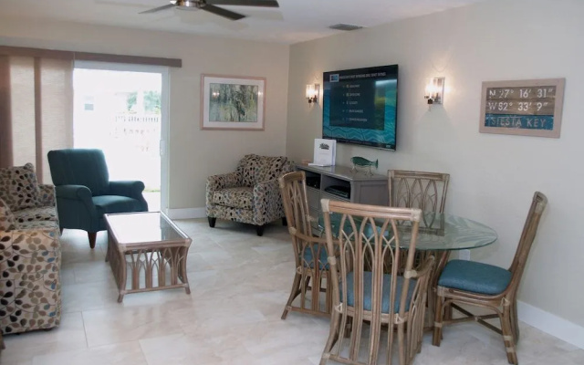 Jamaica Royale 007 - 1 Br Condo