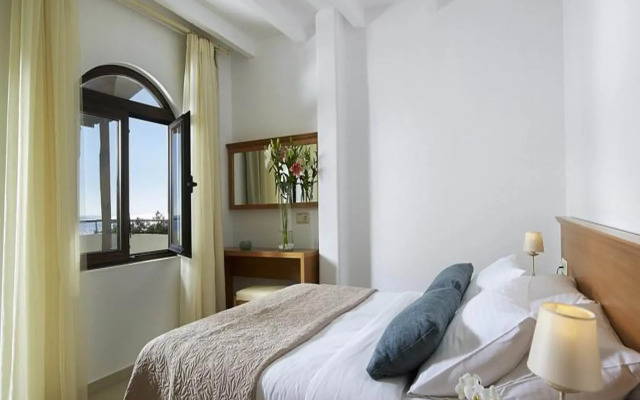 Coriva Beach Hotel & Bungalows
