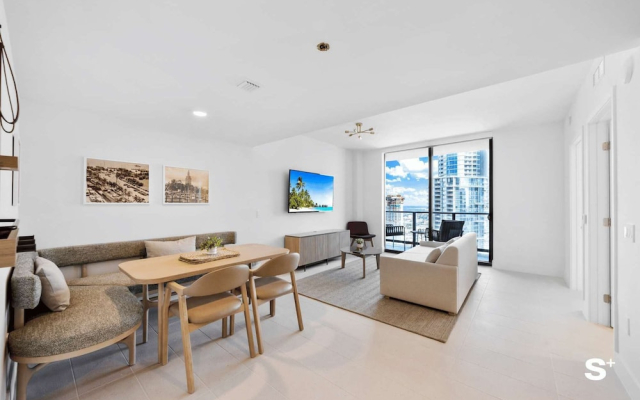 Downtown 1-BD Condo With City Views