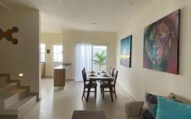 Cozy Family Vacation Home near the beach!