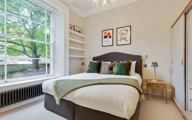 Bright Camberwell Georgian Apartment