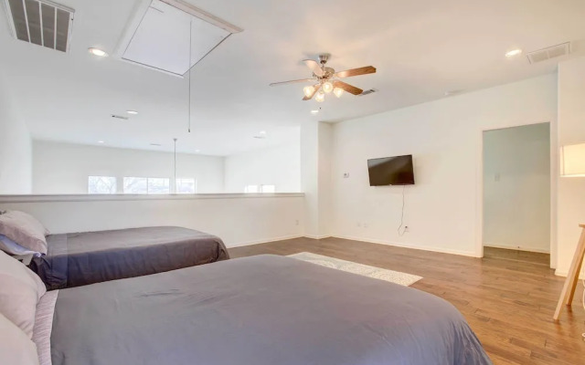 Downtown Houston Townhome w/ City Views!