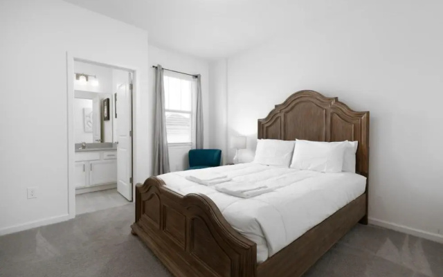 Incredible large home minutes from Disney
