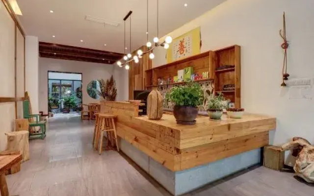 Qingchengshan Town Yunqi B&B
