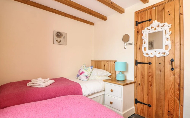 Oak Cottage