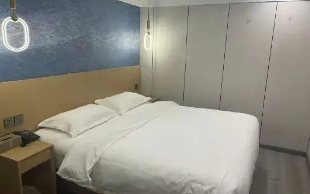 Qingmu Hotel (Nanjing Provincial Hospital of Traditional Chinese Medicine Xinjiekou Metro Station)