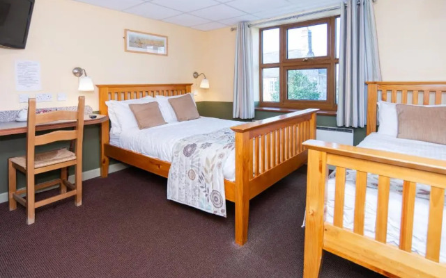 The Half Moon Inn and Country Lodge