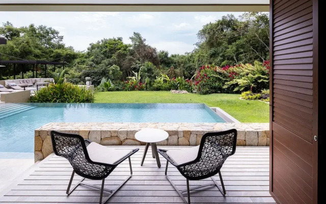 w Mind-blowing 4BR Villa w Pool at Mesa de Yeguas