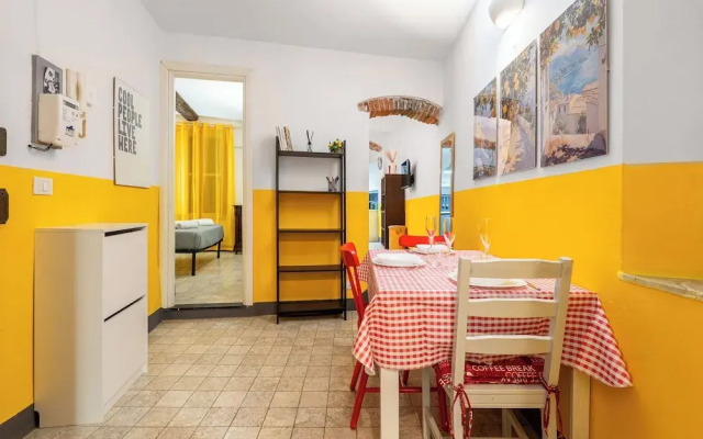 Rosa Homes THE YELLOW