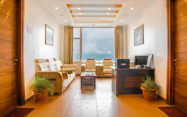 The White Haven Homestay I Rooms & Kitchen