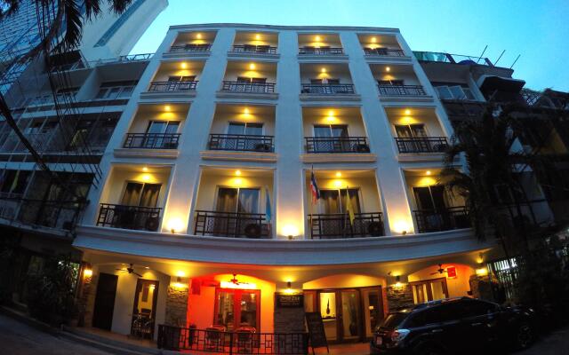 Отель Drop Inn Bangkok Бангкок вид на фасад