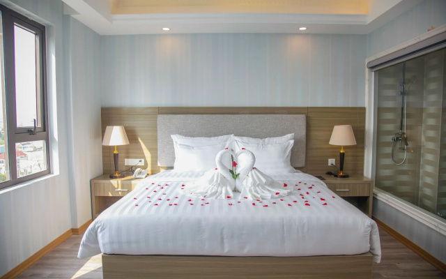 Royal Beach Hotel by THG