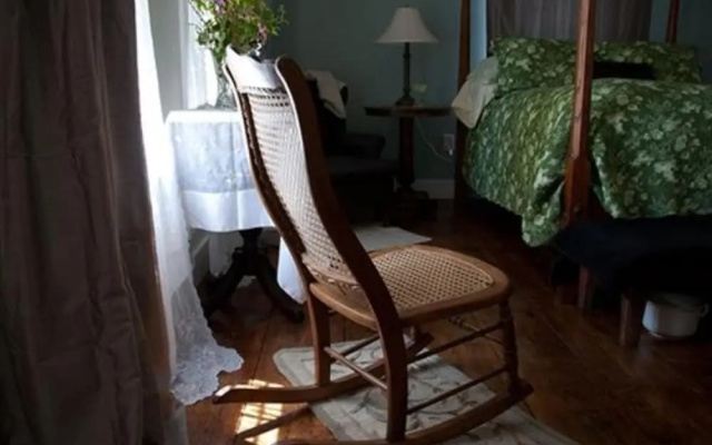 Roseledge Country Inn & Farm Shoppe