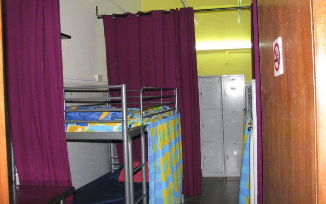 ServiceWorld Chinatown Hostel - Chin Swee
