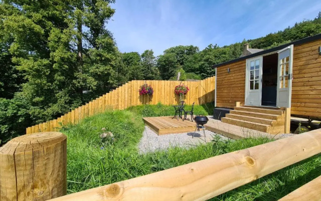 Peak District Shepherds Hut