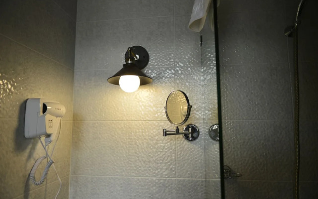 27 Hotel
