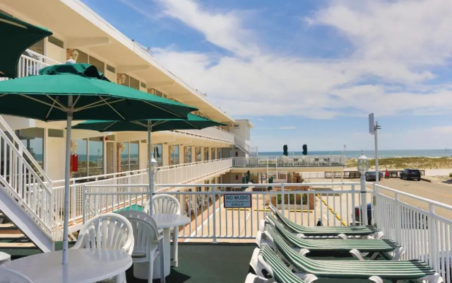 Commander by the Sea Motel