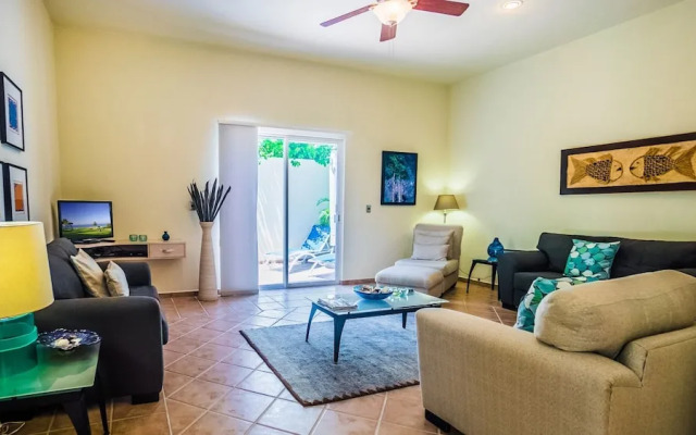 Romanina 1 Condo in the Heart of Playa del Carmen by RedAwning