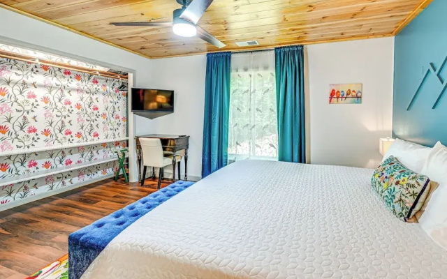 Renovated Franklin Home w/ Mountain-view Deck!