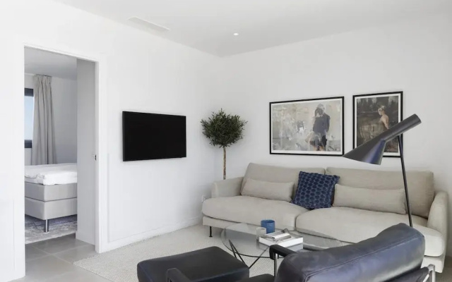 Luxury Apartment With Terrace in Higueron