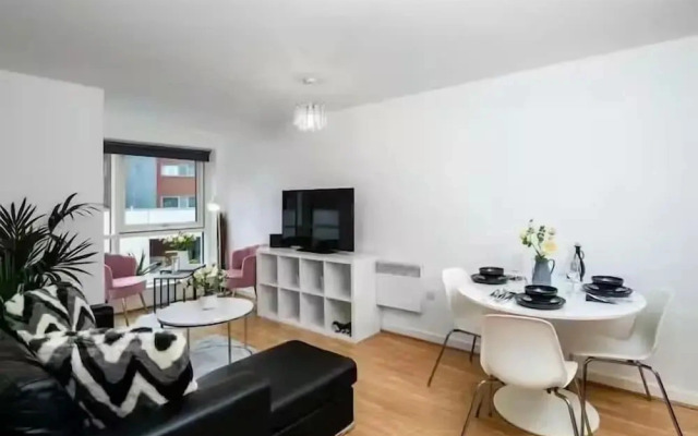 Gunwharf Quays Cozy Central Apartment