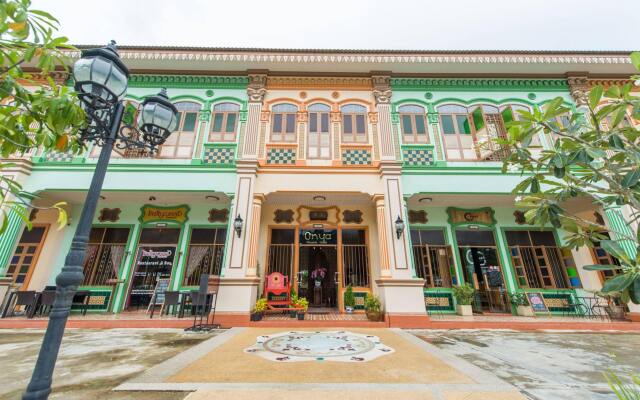 O'nya Phuket Hotel вид на фасад