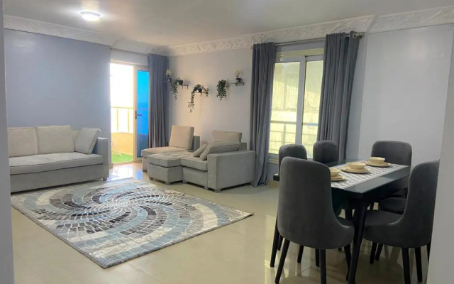 Stunning 3 BED APT Beach front Panoramic View ALEX