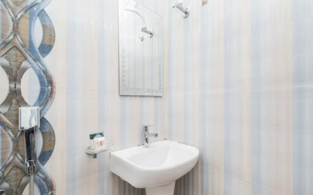OYO 10398 Hotel Parijayee
