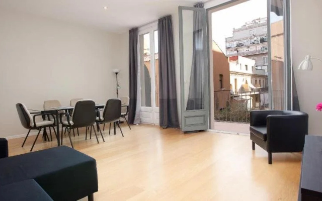 Modern Center Apartments