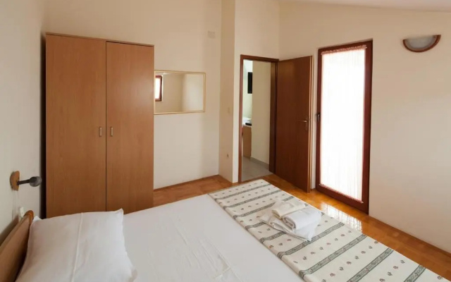 Apartment Toni 555