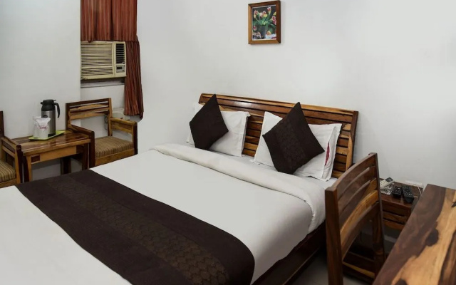 OYO 15995 Laavish Business Hotel