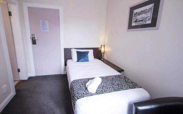 Hotel Waterloo & Backpackers