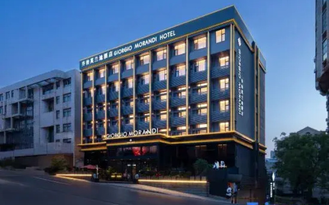The GiorgioMorandi Hotels (Zaihaiyifang Park Jiaruibao Plaza)