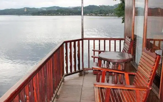Ponnatee Resort