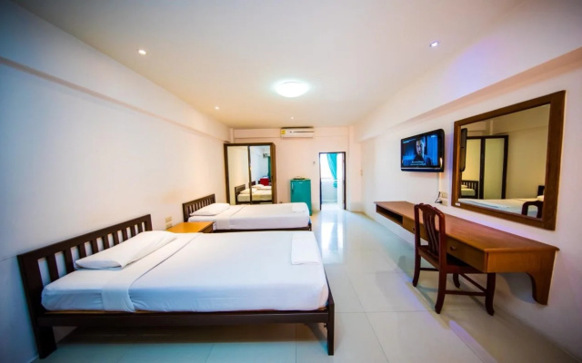 Golden House Service Apartment